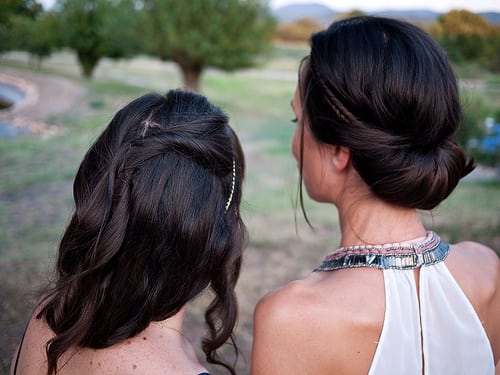 À l’occasion d’un mariage.
GF1 et 20mm. 
Posté par Dahrth  sur 2013-09-17 20:21:05 
    Tagged:  , Hairdressing , Girls , Women , Cheveux , Dress , Robe , GF1 , 20mm ,…