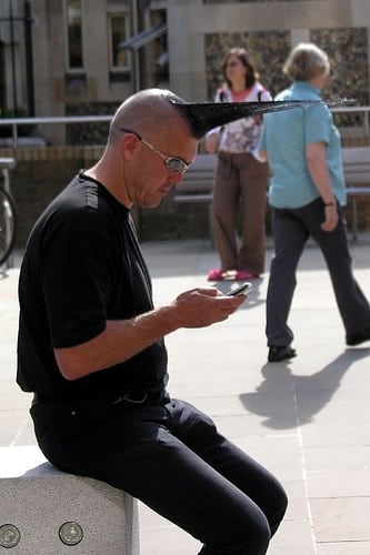 Posté par garylawson7  sur 2006-09-20 09:22:29 
    Tagged:  , london , people , solo , phone , man , male , Hair , cut , coiffure 
[ad_1]
[ad_2]…