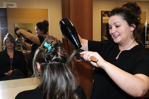 Découvrez le programme Coiffure offert au Centre de formation professionnelle Bel-Avenir. 
Posté par CFP Bel-Avenir  sur 2013-10-22 16:20:36 
    Tagged:  
[ad_1]
[ad_2]…
