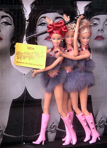 Zurich, Switzerland. 
Posté par Bim Bom  sur 2006-01-21 14:13:38 
    Tagged:  , shopwindow , mannequin , femmes 
[ad_1]
[ad_2]…