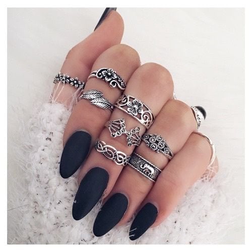 [ad_1]

Black nail polish matte with mid rings
Source by popsterfleur
[ad_2]
			
			…