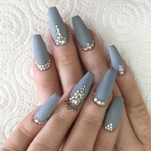 [ad_1]

Matte Grey Nails with Diamonds. This matte and studded look is perfect for your casual denim look.
Source by t_kenitra
[ad_2]
			
			…