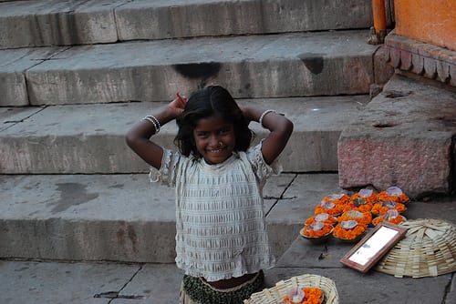 un sourire sans prix, sauf celui de la coquetterie 
Posté par Laetitia-Conan  sur 2008-05-06 07:40:13 
    Tagged:  , enfant , inde , india , indian , indian people , gens 
[ad_1]
[ad_2]…