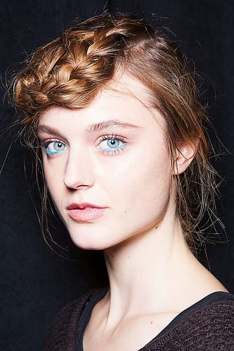 Idée Couleur & Coiffure Femme 2017/ 2018 : 
 
Description
 
Edgy Bridal Looks That Are In-Law-Approved #refinery29 www.refinery29.co…;  Turn the typical « something blue » tradition right on its head. Draw an azure liner along…