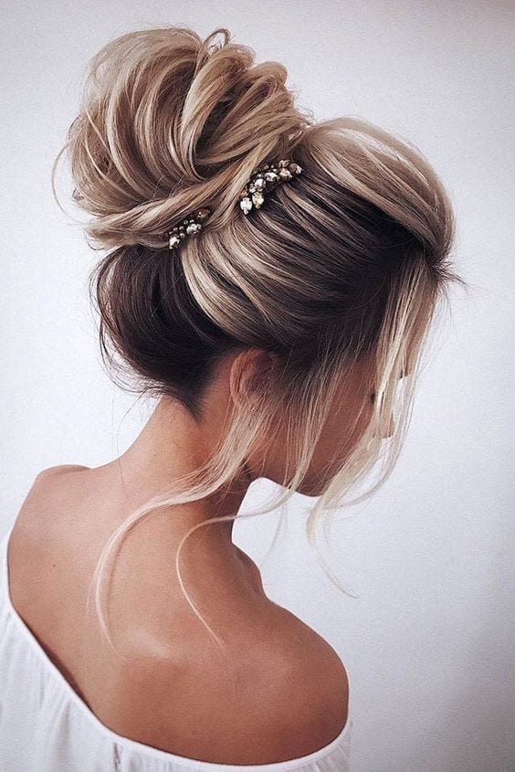 [ad_1]

high loose bun wedding updo hairstyles #weddinghairstyles
Source by ANOUKNiBBERING
[ad_2]
			
			…
